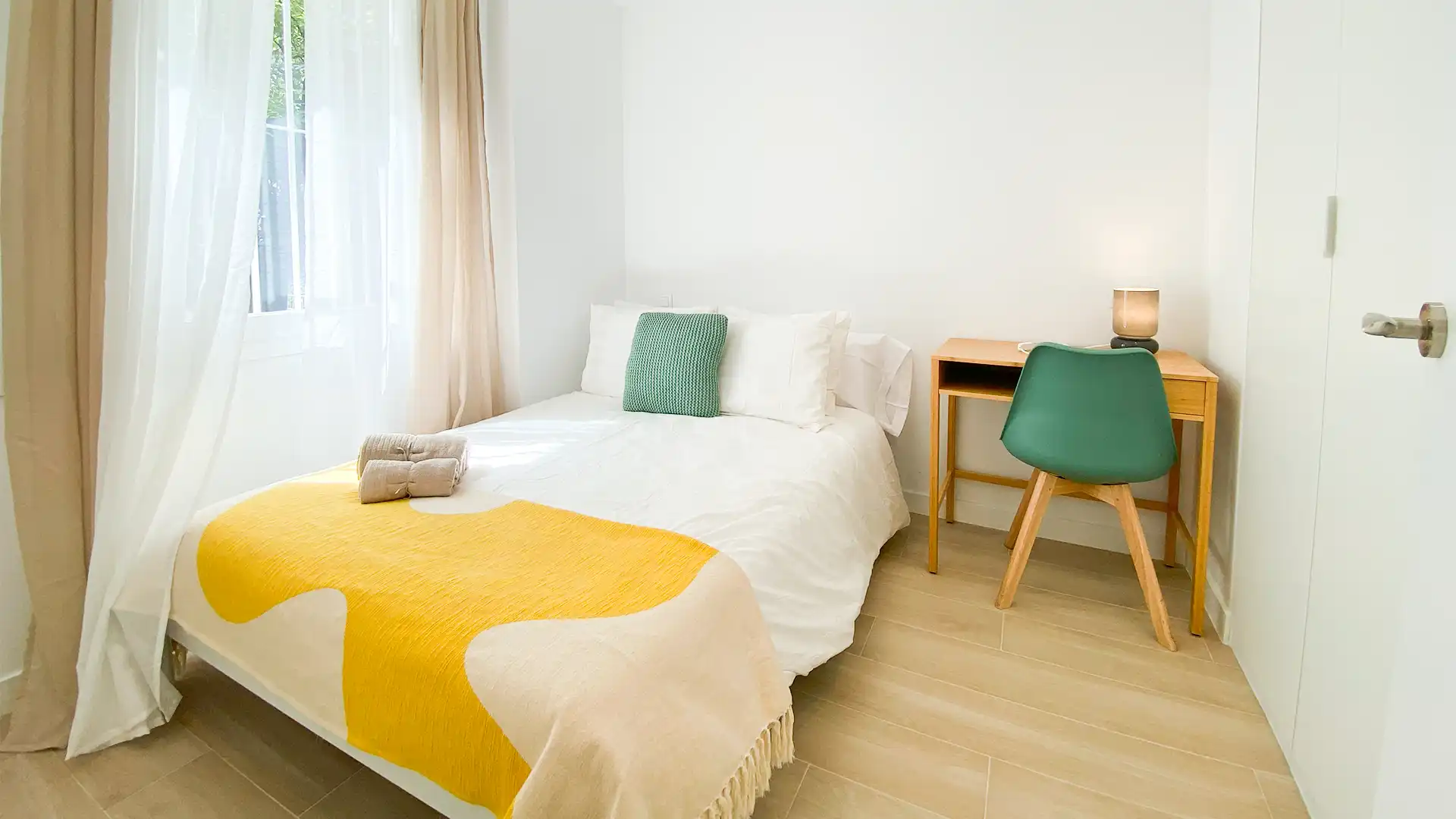 Habitación de Piso de alquiler en  Madrid Capital con Calefacción, Parquet y Amueblado