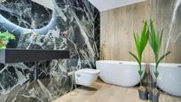 Bathroom of Flat for sale in  Barcelona Capital  with Air Conditioner