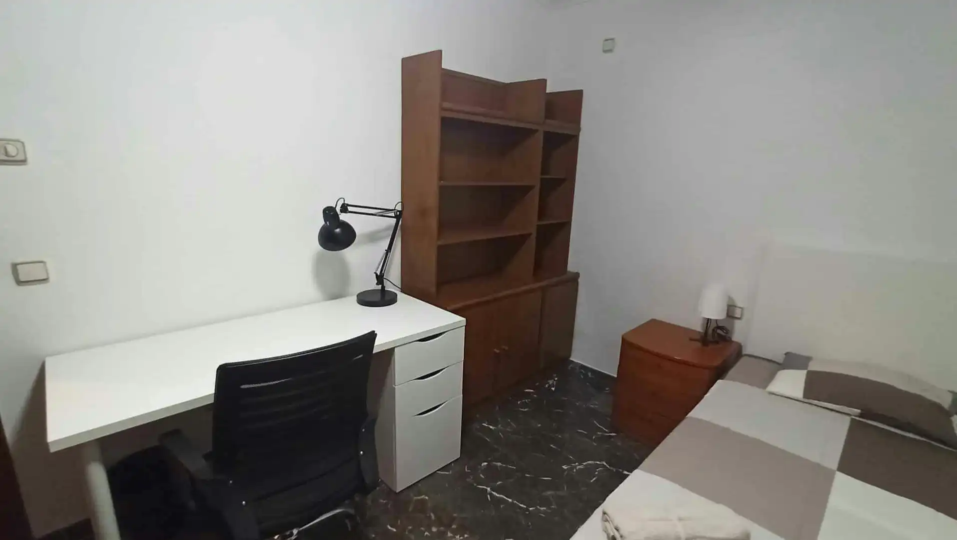 Dormitori de Pis per a compartir en Aielo de Malferit amb Calefacció, Moblat i Rentadora