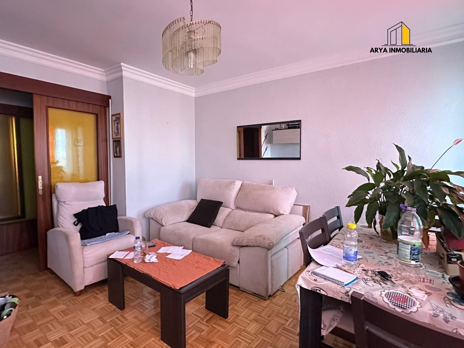 Sala d'estar de Pis en venda en Torrejón de Ardoz amb Calefacció i Parquet