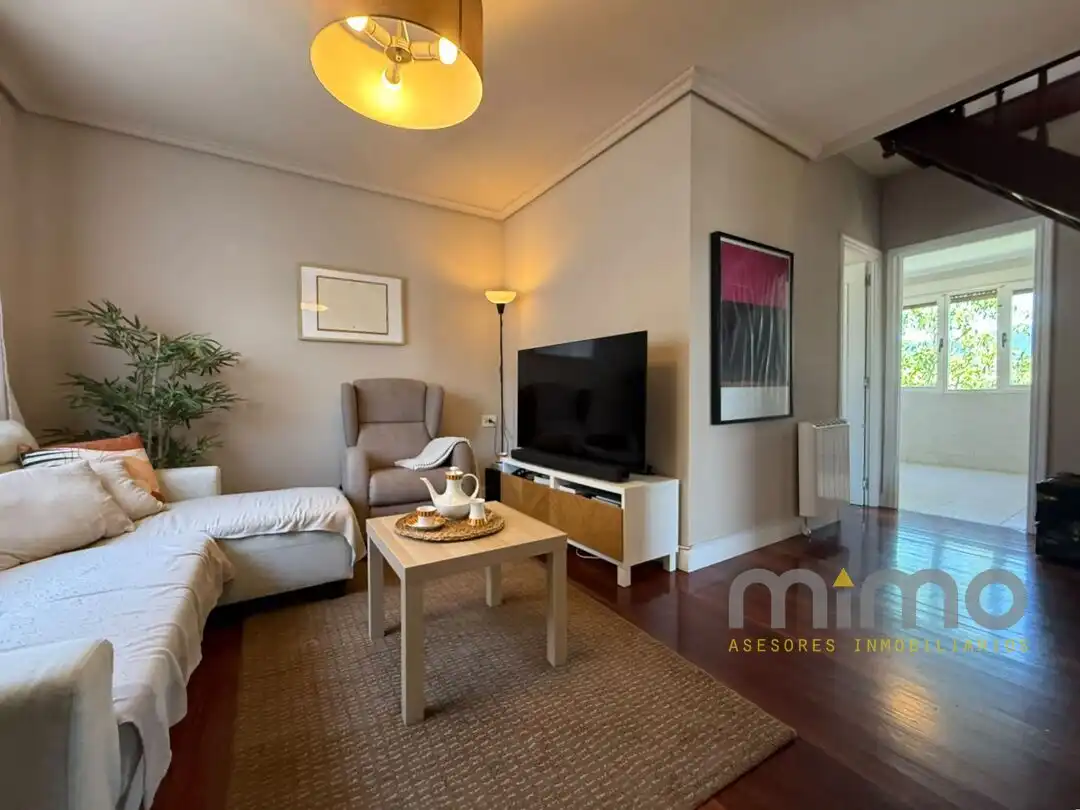 Sala de estar de Dúplex en venta en Errenteria con Calefacción, Trastero y Balcón