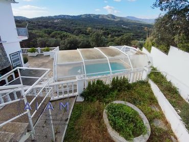 Chalet con balcón en venta en Palafolls
