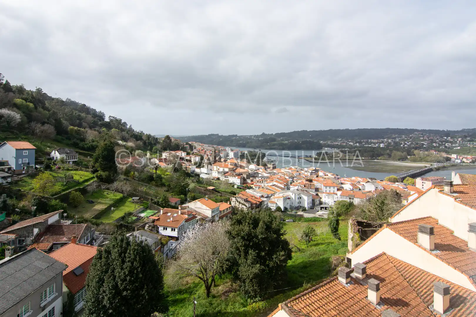 Vista exterior de Dúplex en venta en Pontedeume con Calefacción, Parquet y Trastero