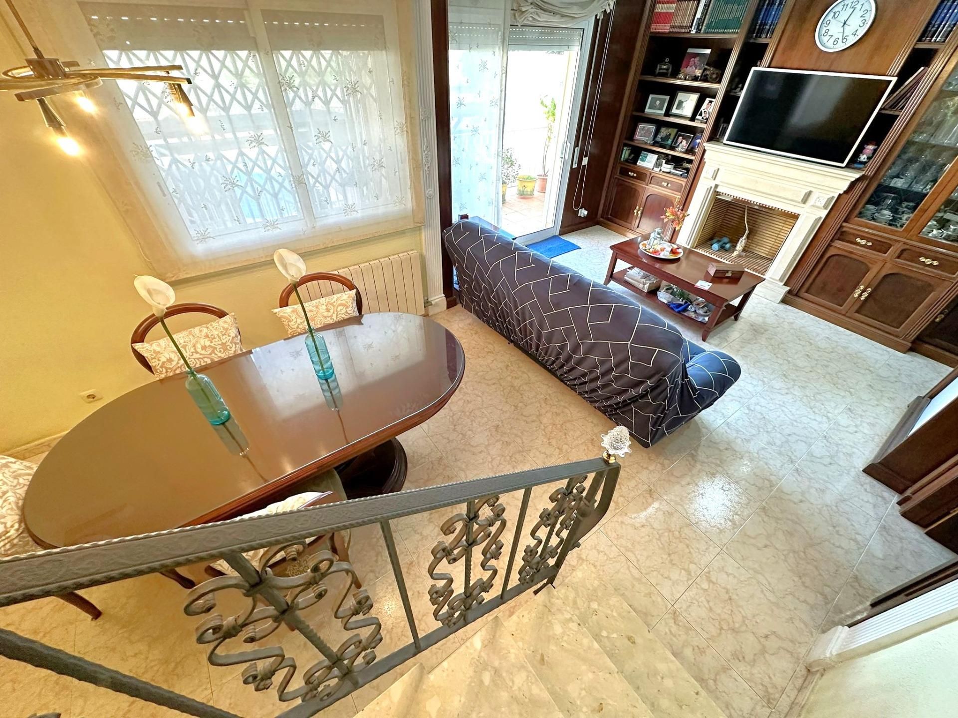 Living room of Single-family semi-detached for sale in Vilanova i la Geltrú  with Heating, Private garden and Storage room