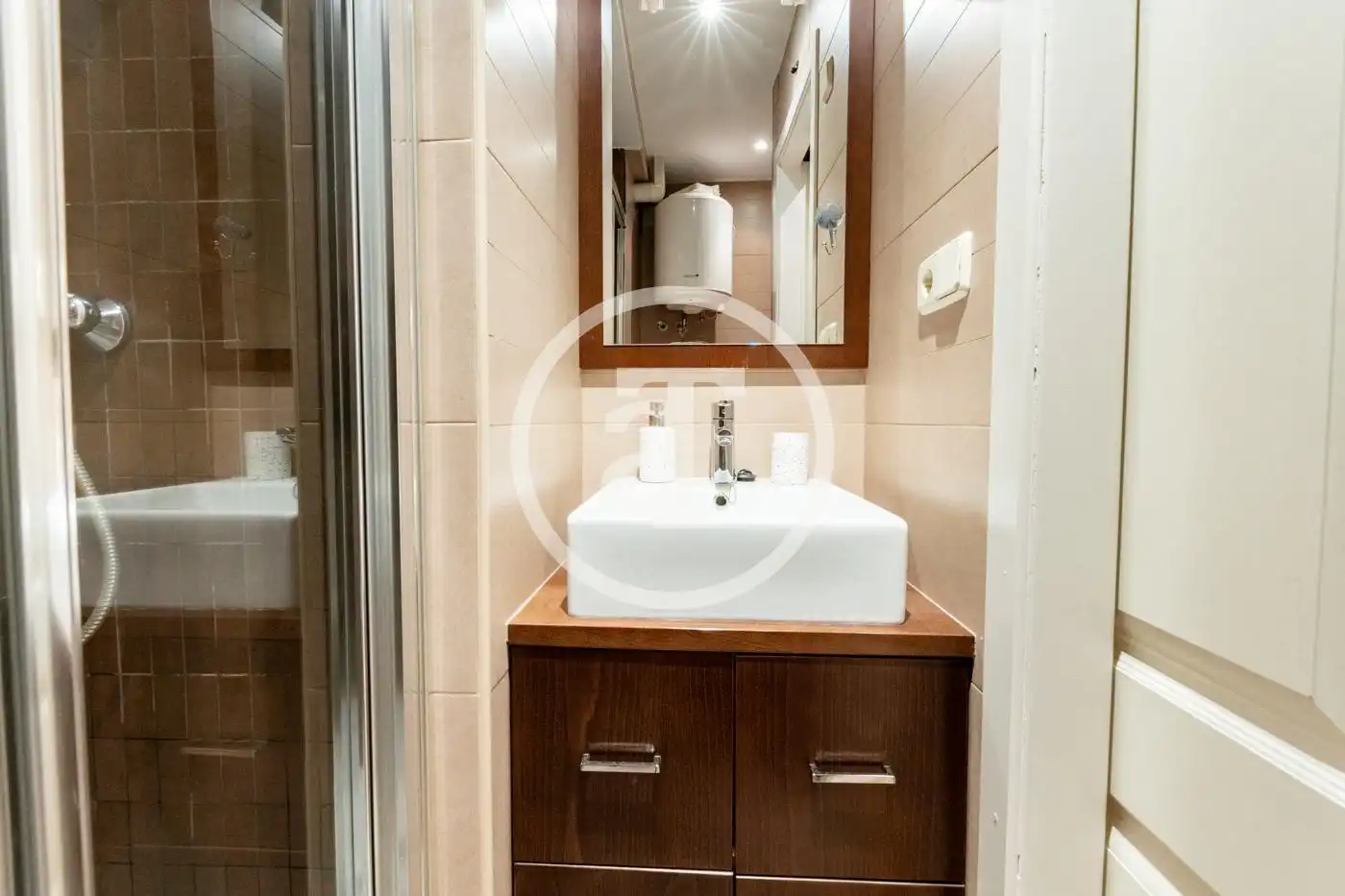 Bathroom of Flat for rent in Madrid  with Heating, Furnished and Oven