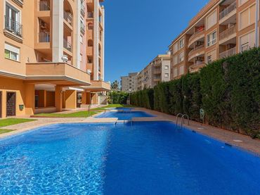 Apartament amb piscina en venda a Avenida Roentgen