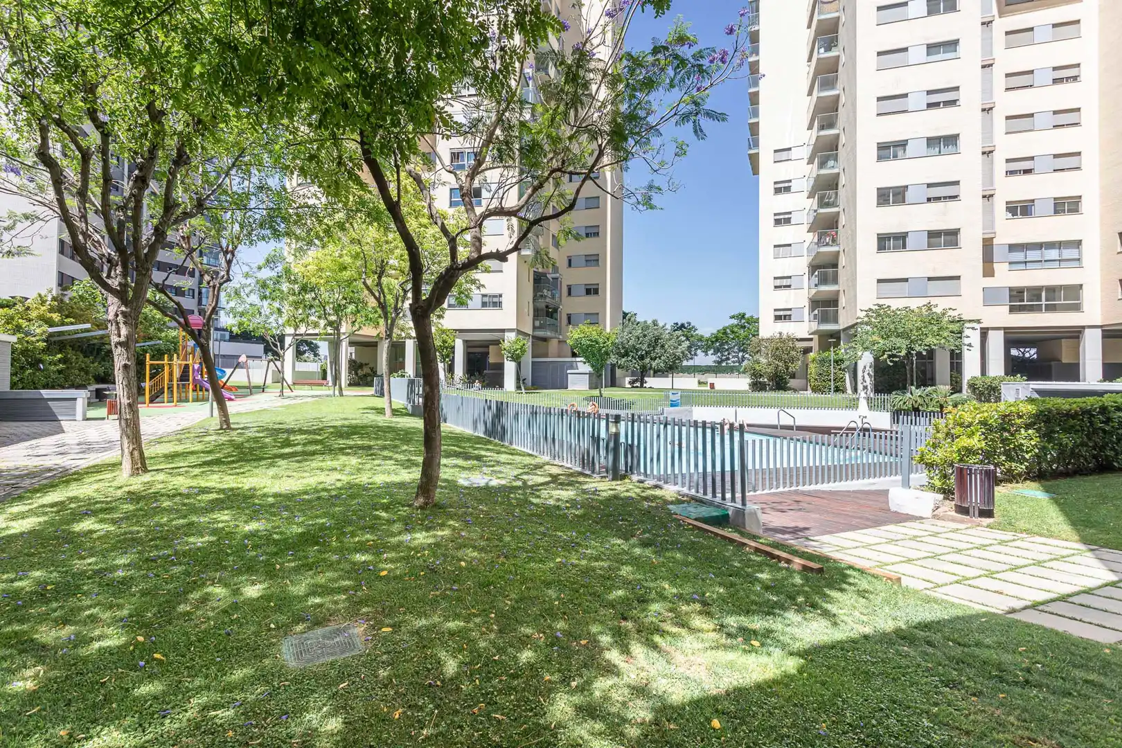 Piscina de Ático en venta en Valencia con Aire acondicionado, Calefacción y Jardín privado