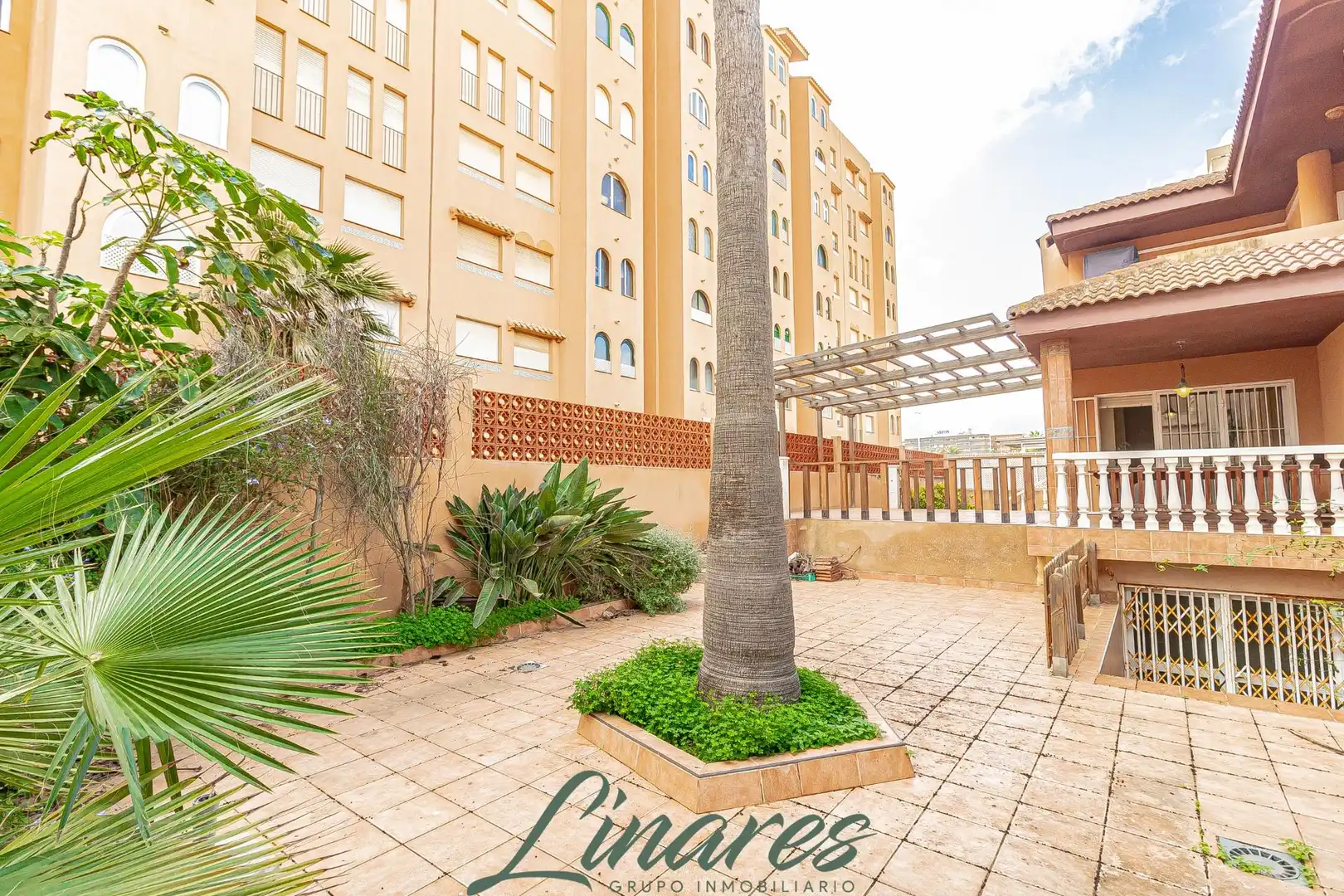 Terrassa de Casa o xalet en venda en La Manga del Mar Menor amb Aire condicionat, Jardí privat i Terrassa