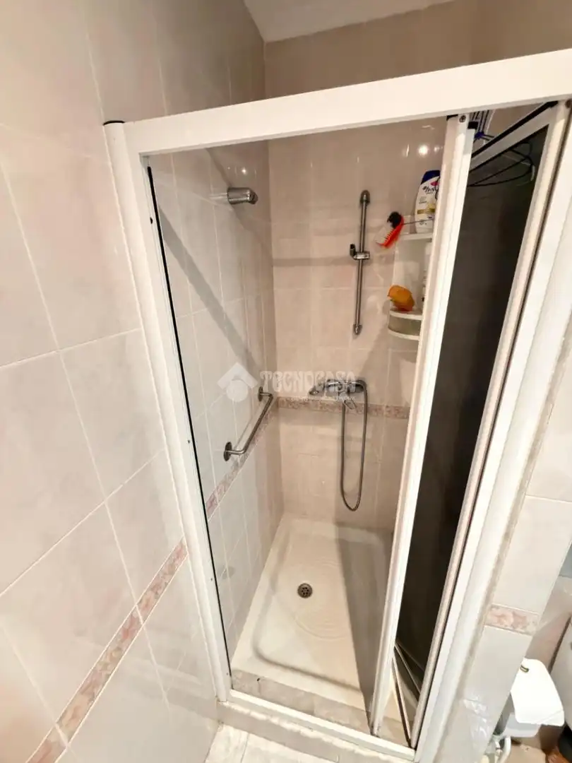Baño de Piso en venta en Sevilla con Balcón