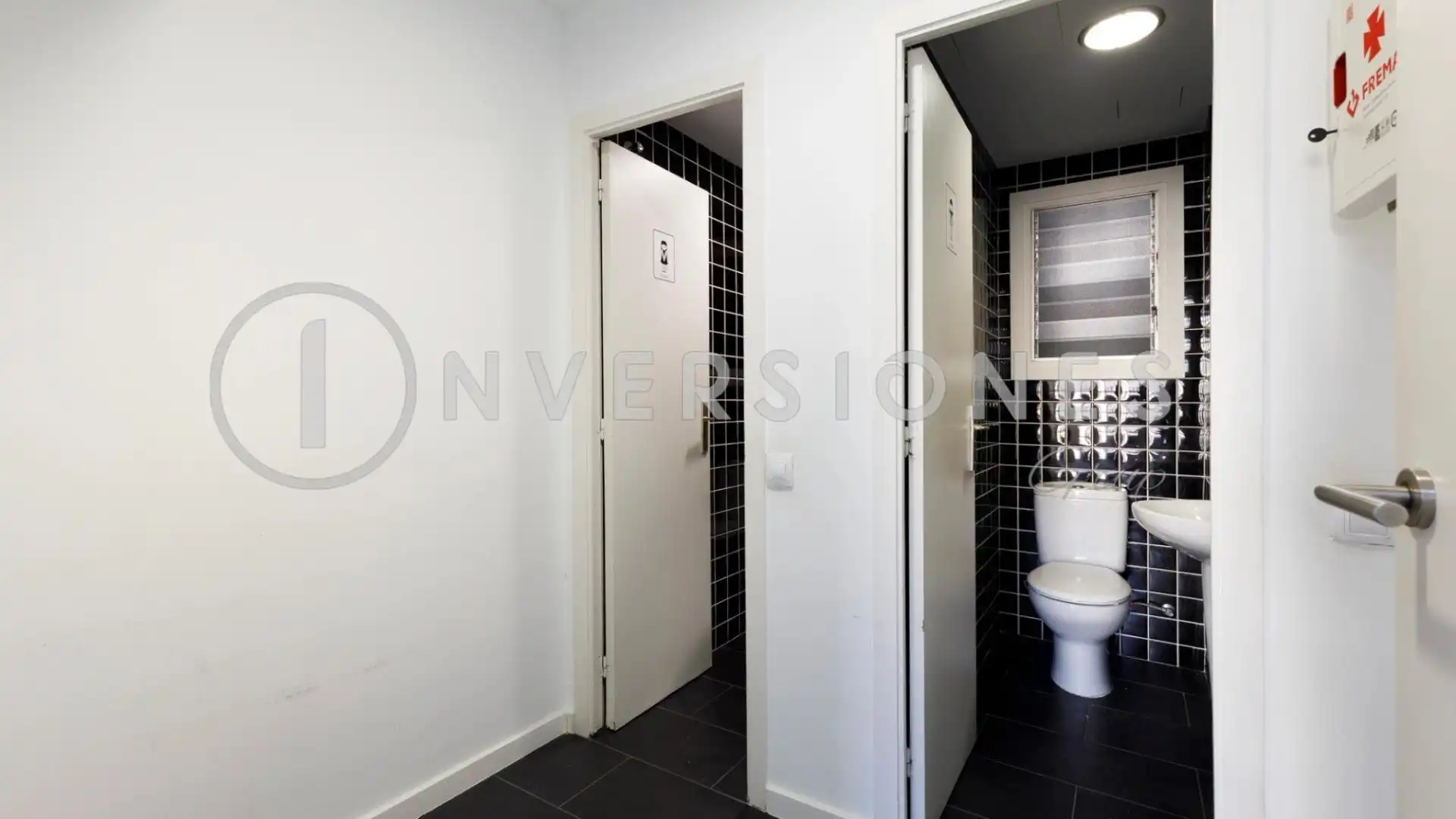 Baño de Oficina de alquiler en Barcelona con Aire acondicionado y Calefacción