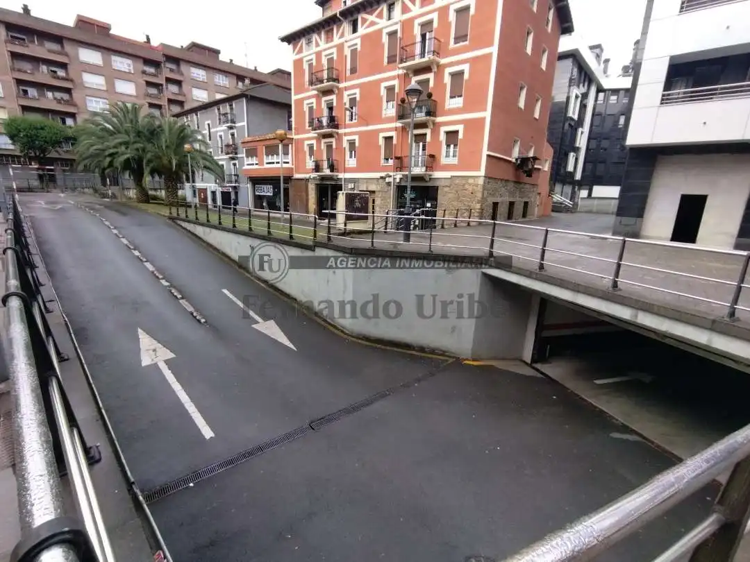 Parkplatz zum Verkauf in Madalenoste Kalea