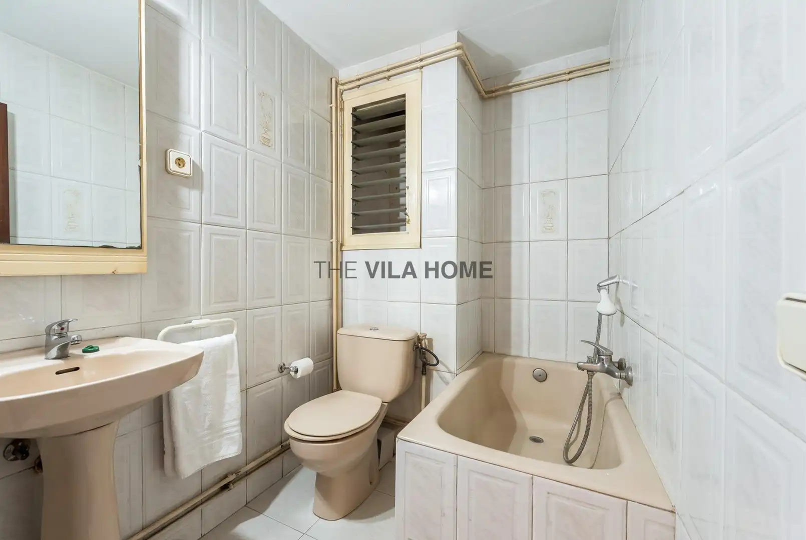 Badezimmer von Wohnung zum Verkauf in Vilanova i la Geltrú mit Balkon