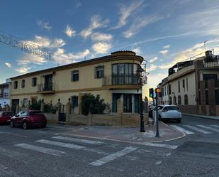 Vista exterior de Edifici en venda en Bormujos