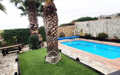 Swimming pool of House or chalet for sale in Carranque  with Air Conditioner, Terrace and Swimming Pool