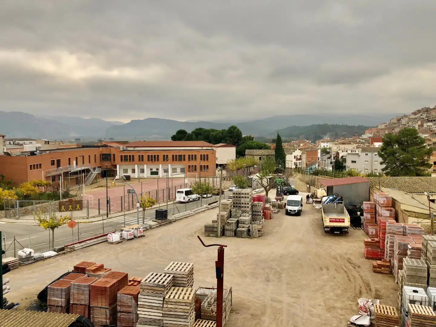 Vista exterior de Casa adosada en venda en Ascó amb Jardí privat, Terrassa i Balcó