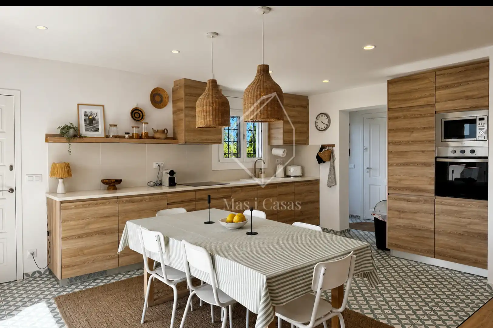 Cuina de Casa o xalet en venda en L'Escala amb Aire condicionat, Calefacció i Jardí privat