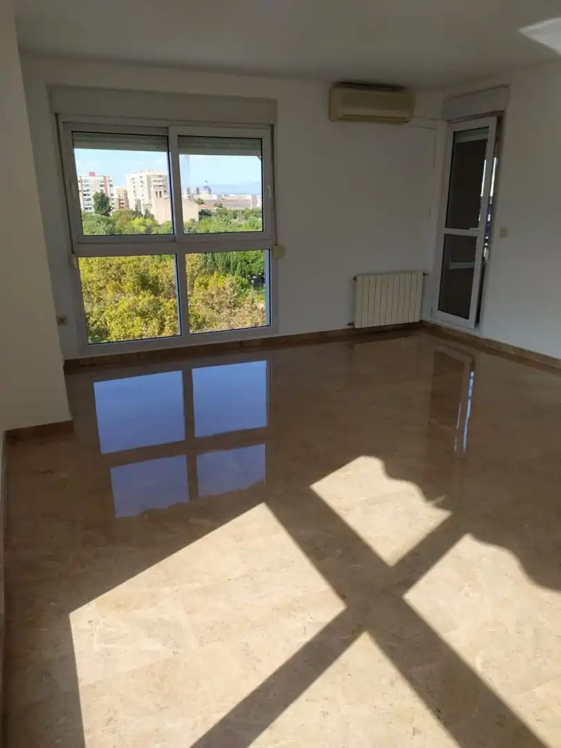 Sala de estar de Piso de alquiler en Valencia con Aire acondicionado, Calefacción y Trastero