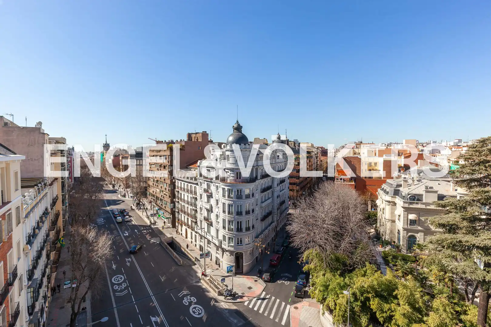 Vista exterior de Ático en venta en Madrid con Aire acondicionado, Calefacción y Terraza