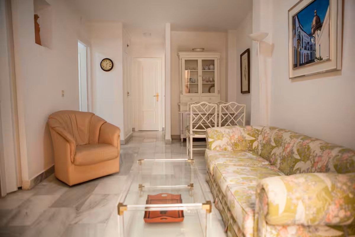 Sala d'estar de Pis de lloguer en  Sevilla Capital amb Aire condicionat, Calefacció i Moblat