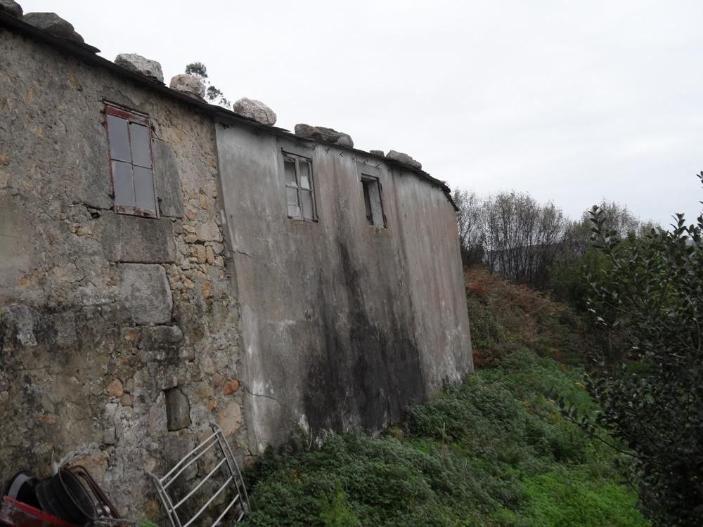 Vista exterior de Finca rústica en venda en O Vicedo  amb Jardí privat