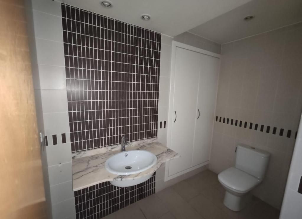 Bathroom of Premises for sale in  Lleida Capital