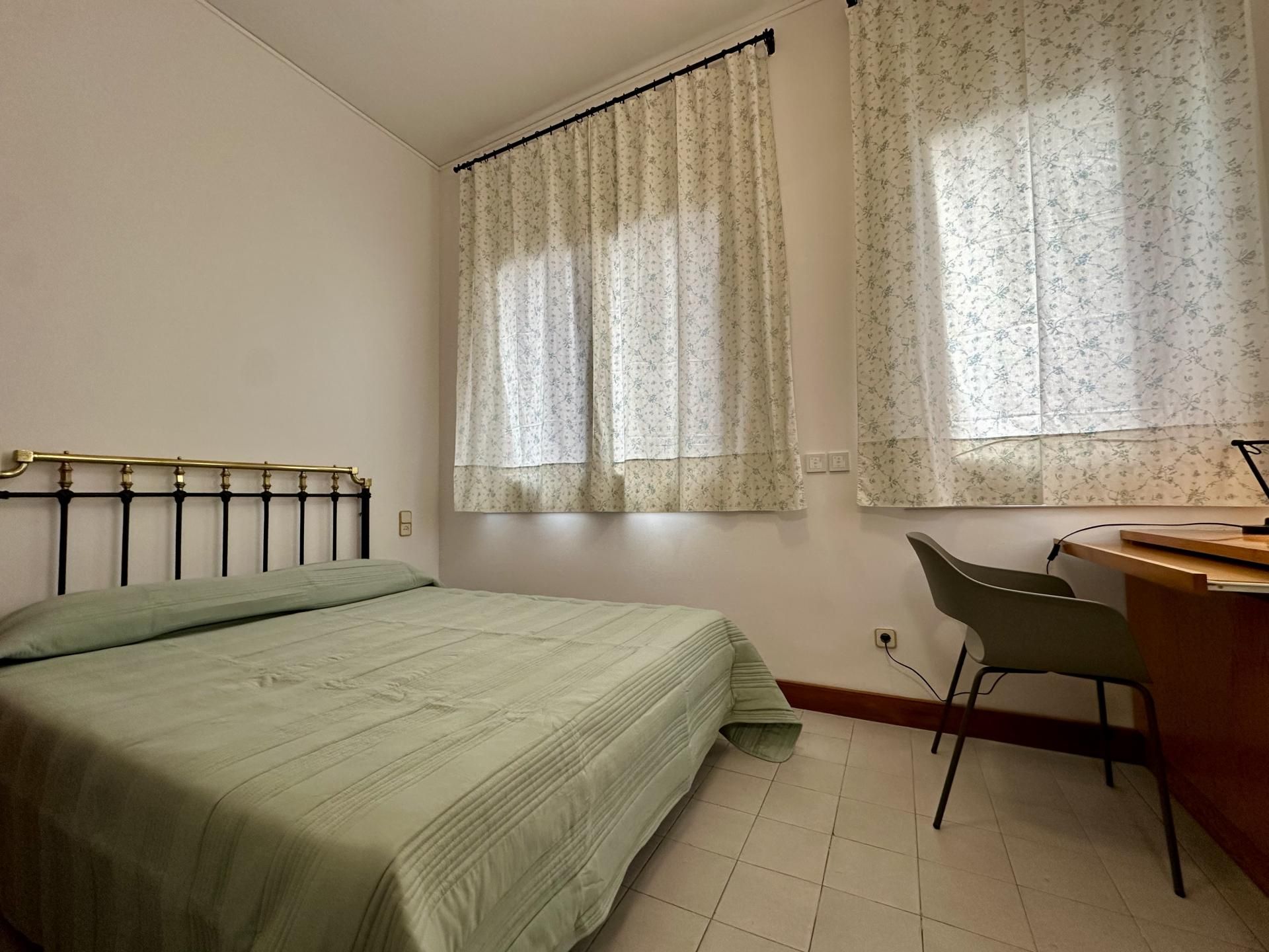 Bedroom of Flat to rent in Vic  with Heating