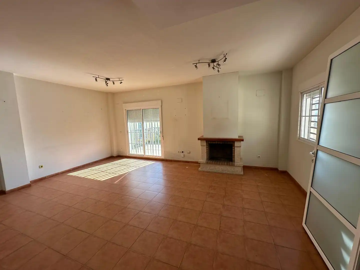 Sala de estar de Casa o chalet en venta en Aspe con Jardín privado, Balcón y Alarma