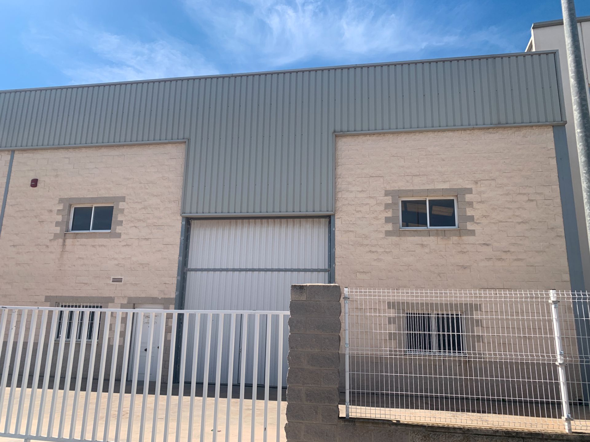 Vista exterior de Nau industrial de lloguer en Bétera