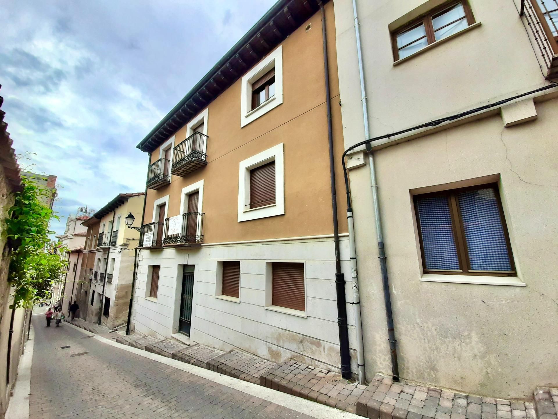 Vista exterior de Dúplex en venda en Cuéllar amb Calefacció i Balcó