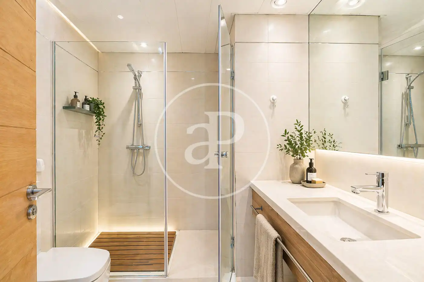 Baño de Piso en venta en Barcelona con Aire acondicionado, Calefacción y Terraza