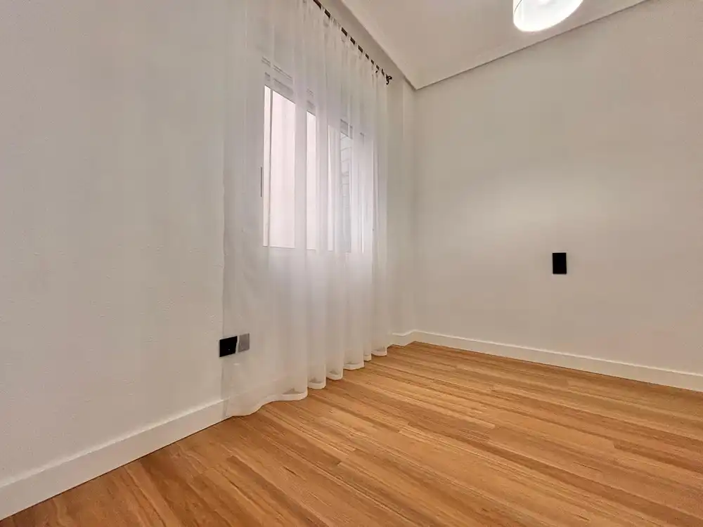 Dormitori de Apartament en venda en Torrevieja amb Aire condicionat, Parquet i Moblat
