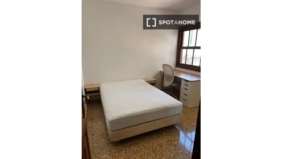 Room in Centro