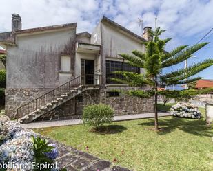 Vista exterior de Casa o xalet en venda en Sanxenxo amb Terrassa