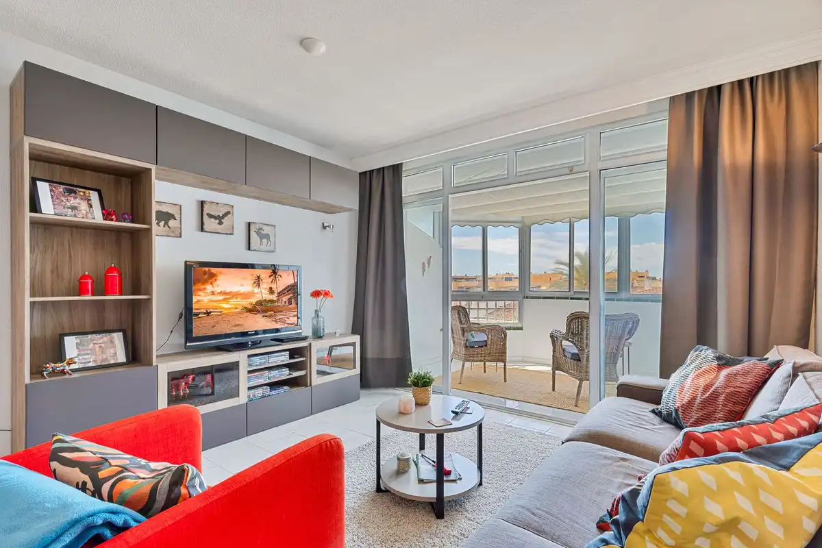 Sala de estar de Apartamento en venta en Fuengirola con Terraza, Piscina y Amueblado