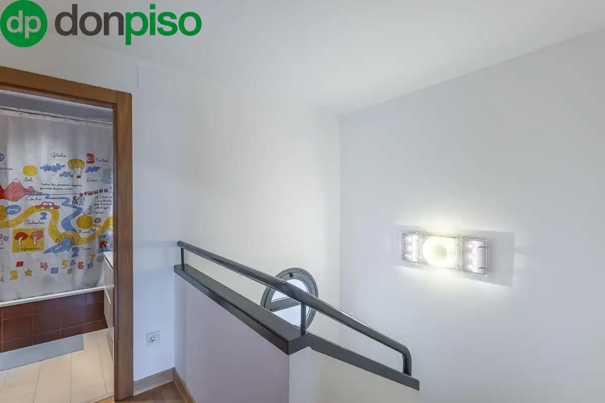 Casa adosada en venta en Armilla con Calefacción, Terraza y Amueblado