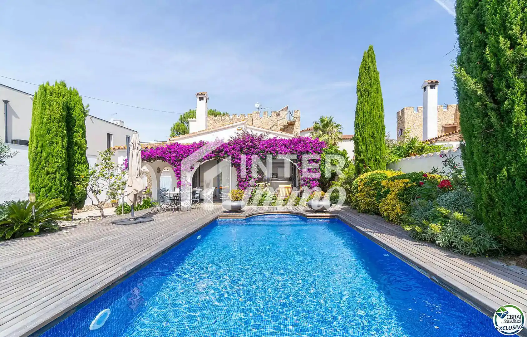 House with pool for sale in Carrer Peni 153