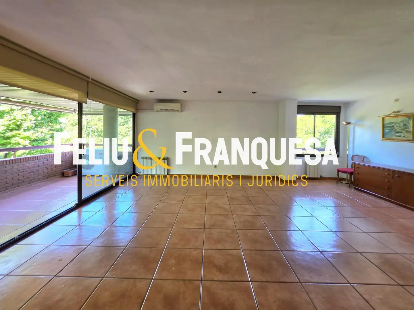 Dachboden zum Verkauf in Sant Cugat del Vallès mit Heizung, Privatgarten und Terrasse