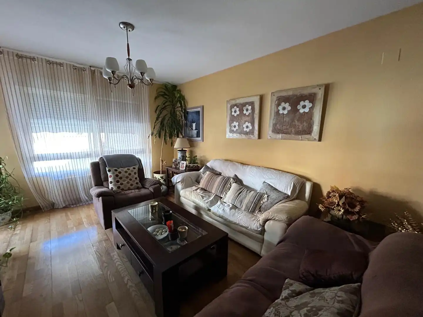 Sala d'estar de Casa adosada en venda en Ciudad Real amb Aire condicionat, Calefacció i Jardí privat