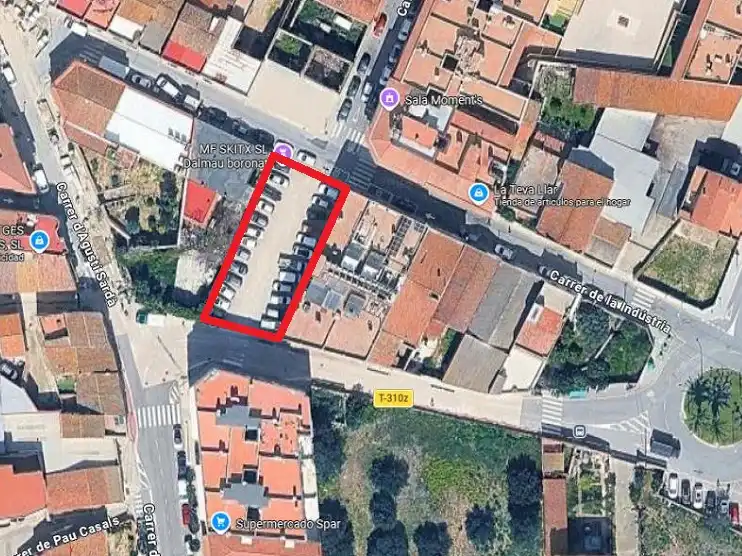 Terreny residencial en venda a Carrer de la Indústria 6