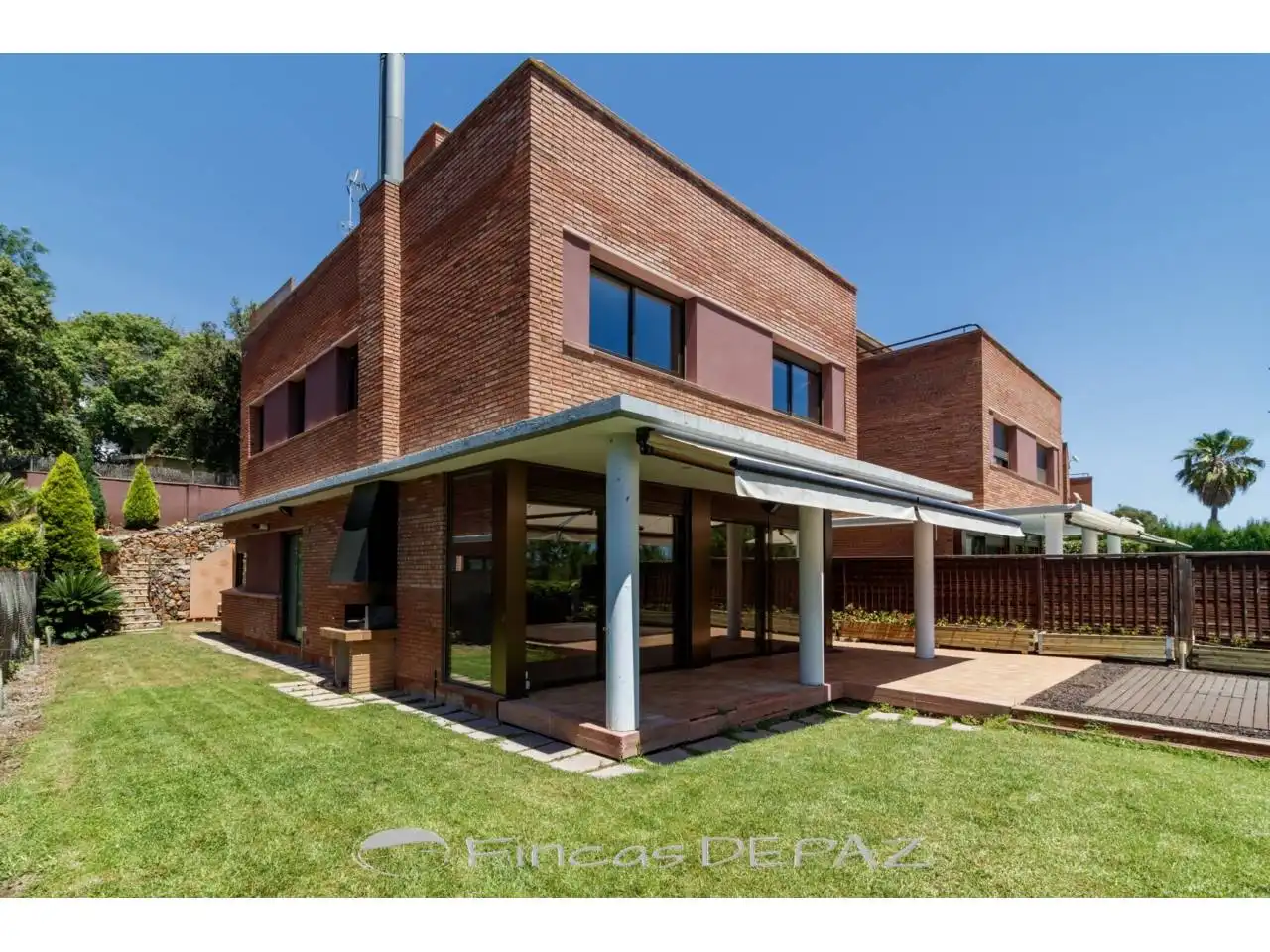 Vista exterior de Casa o xalet de lloguer en Castelldefels amb Aire condicionat, Calefacció i Terrassa