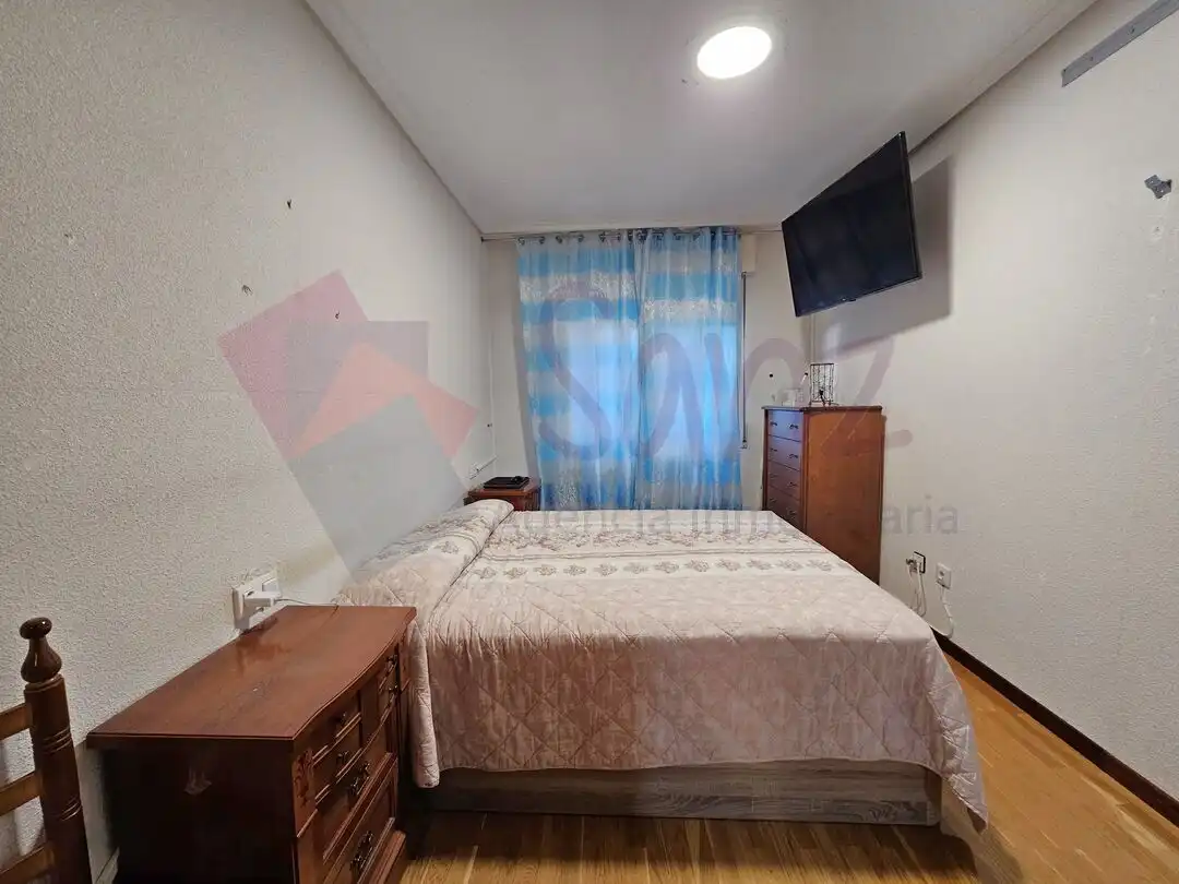 Schlafzimmer von Wohnungen zum Verkauf in  Logroño mit Heizung und Abstellraum