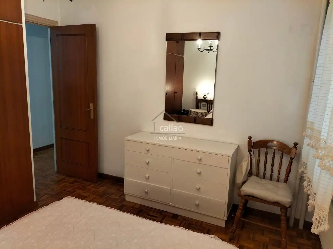 Habitación de Piso de alquiler en Ferrol con Calefacción, Parquet y Amueblado