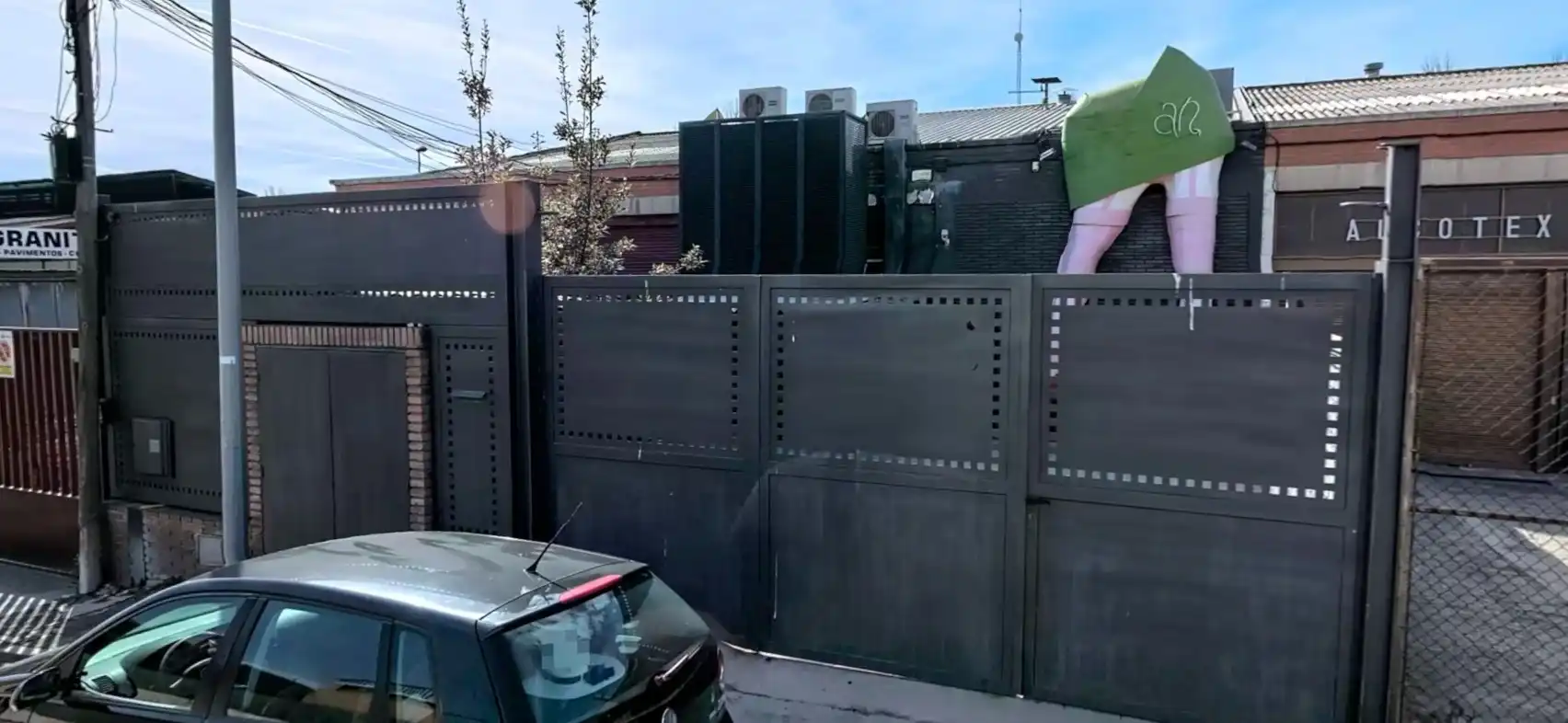 Vista exterior de Nave industrial en venta en Terrassa con Calefacción y Alarma