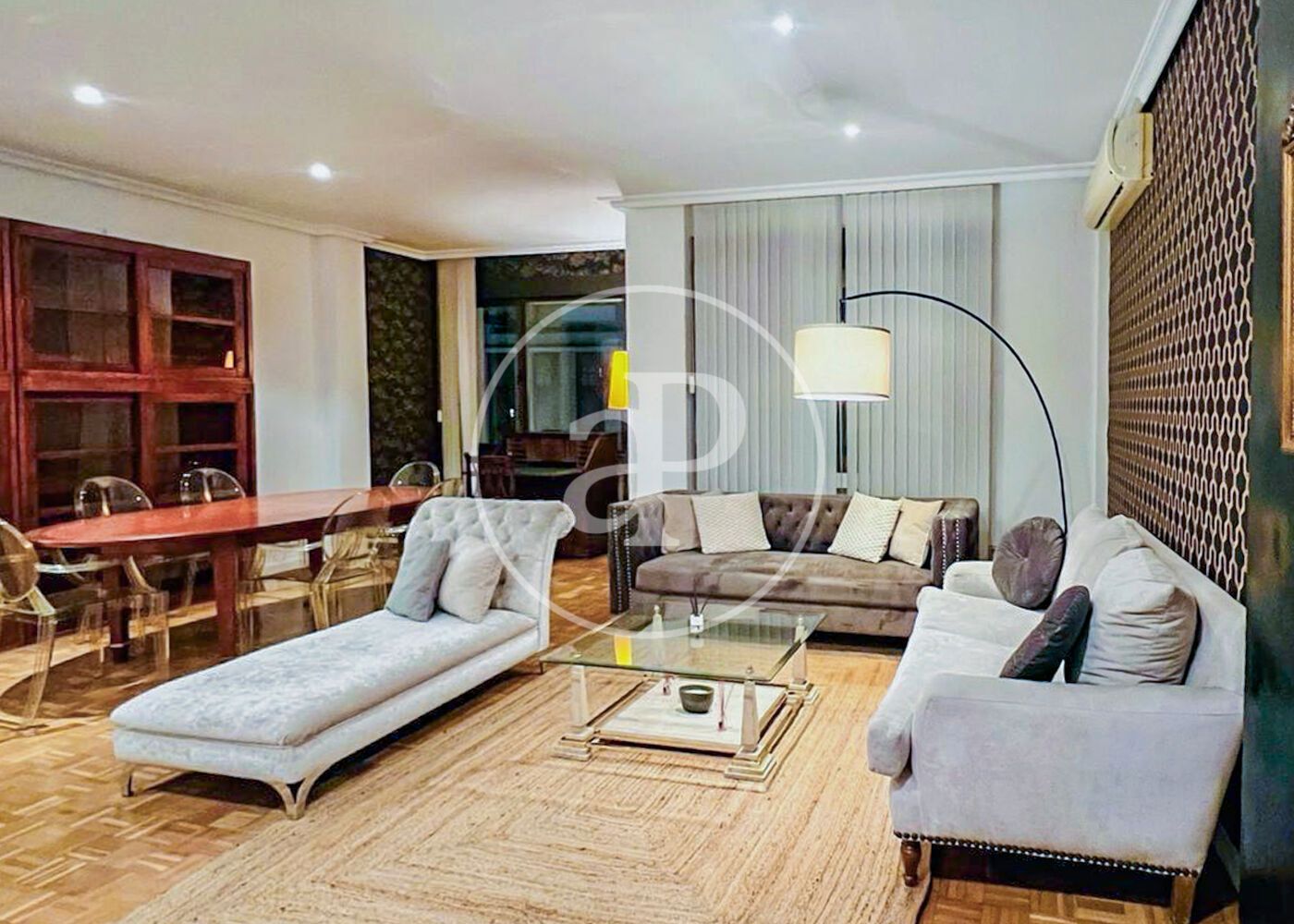 Living room of Flat for sale in  Madrid Capital  with Air Conditioner, Heating and Terrace