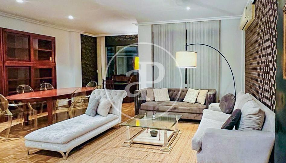 Foto 1 de Piso en venta en Castillejos - Cuzco, Madrid