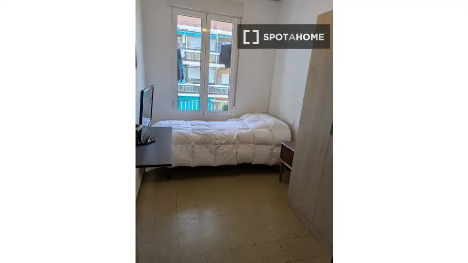Room in Entrevías