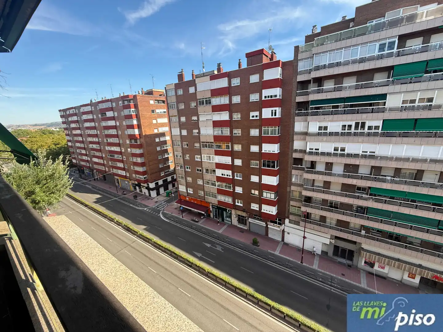 Vista exterior de Piso en venta en Valladolid con Calefacción, Parquet y Terraza