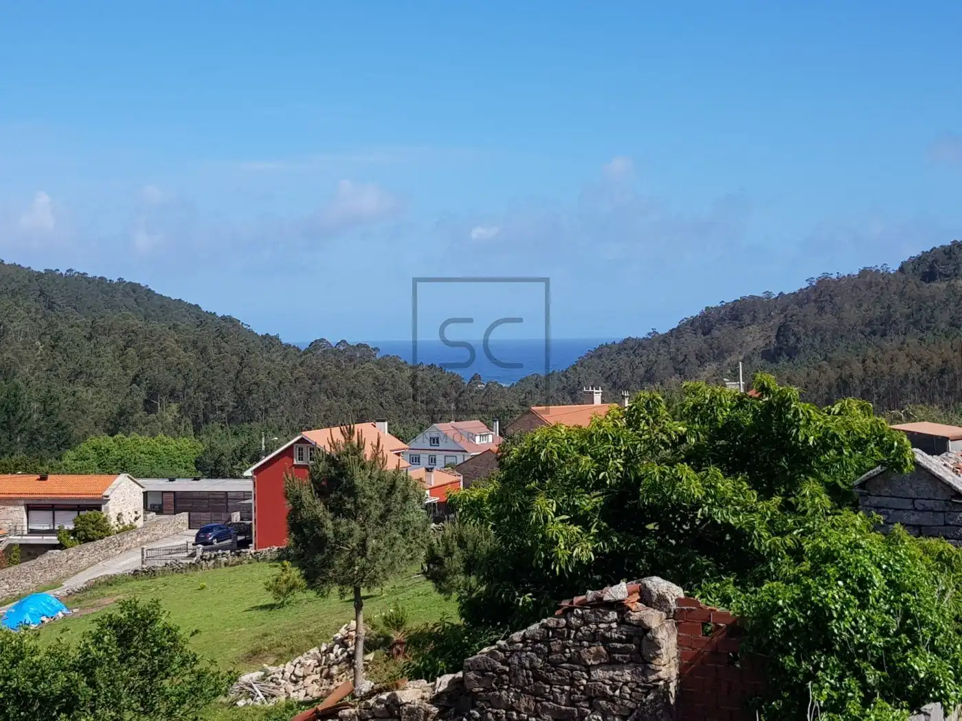 Außenansicht von Country house zum Verkauf in Laxe mit Heizung, Terrasse und Möbliert