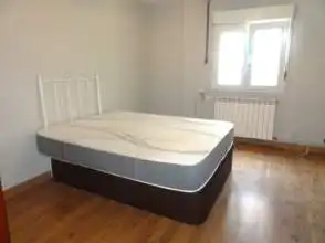 Bedroom of Flat for rent in Gijón   with Heating, Parquet flooring and Furnished
