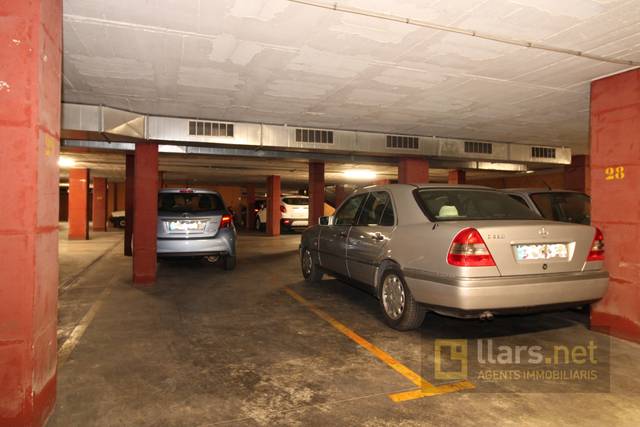 Garaje en Alquiler en Carrer de Josep Llanza en Centre Vila
